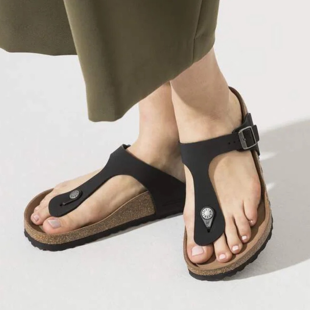 Birkenstock Gizeh Sandal in dark brown. Size: 37 - Picture 13 of 13